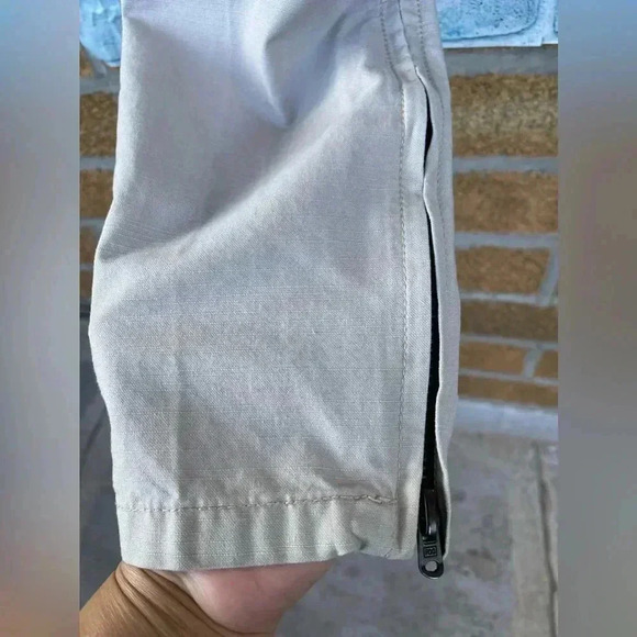 Fear of God Essentials Cargo Pants Khaki large - Picture 6 of 15